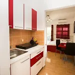 Lavanda - Family Friendly, Beachfront