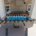 Lavanda - Family Friendly, Beachfront Апартаменты *