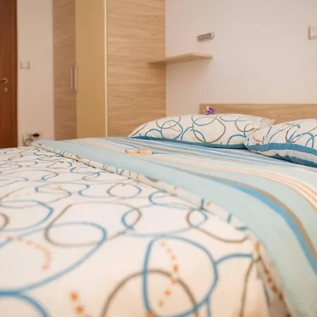 Lavanda - Family Friendly, Beachfront *