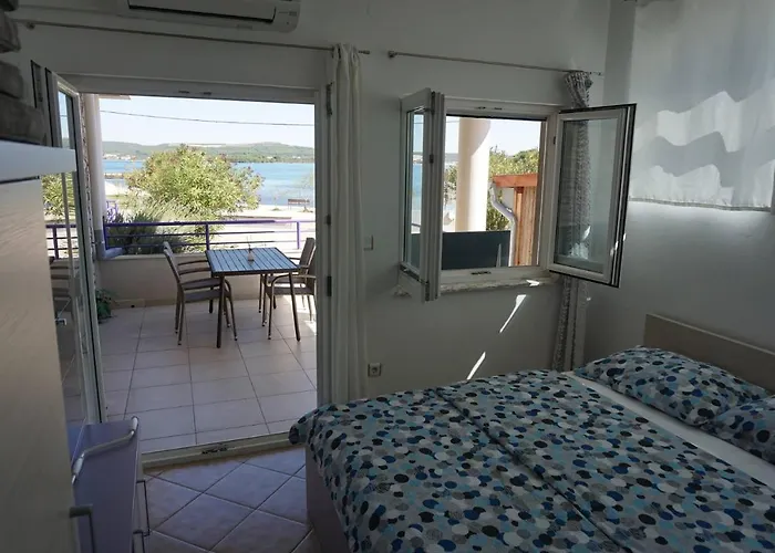 Lavanda - Family Friendly, Beachfront Pašman
