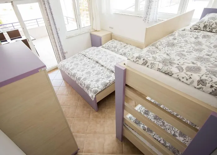 Lavanda - Family Friendly, Beachfront * Pašman