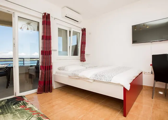 Appartement Lavanda - Family Friendly, Beachfront *