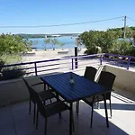 Lavanda - Family Friendly, Beachfront Διαμέρισμα