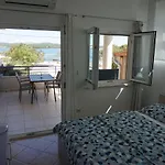 Lavanda - Family Friendly, Beachfront Pašman