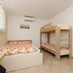 Lavanda - Family Friendly, Beachfront * Pašman