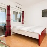 Lejlighed Lavanda - Family Friendly, Beachfront *