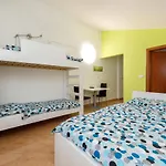 Lavanda - Family Friendly, Beachfront Lejlighed *
