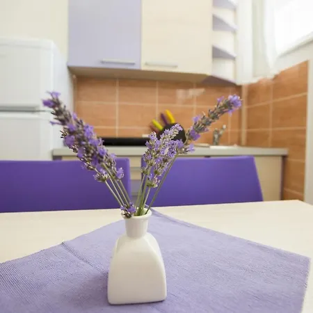 Lavanda - Family Friendly, Beachfront Apartment