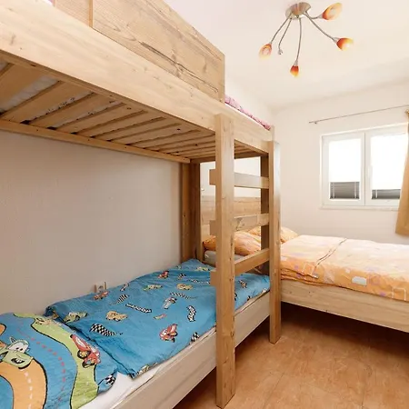 Lavanda - Family Friendly, Beachfront