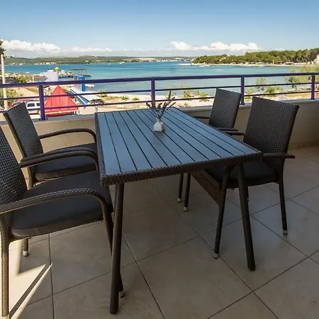 Appartamento Lavanda - Family Friendly, Beachfront *