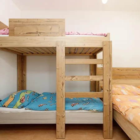 Lavanda - Family Friendly, Beachfront * Pasman