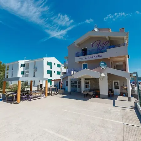 Lavanda - Family Friendly, Beachfront Apartment