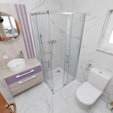 Lavanda - Family Friendly, Beachfront Pasman