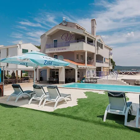 Lavanda - Family Friendly, Beachfront דירה