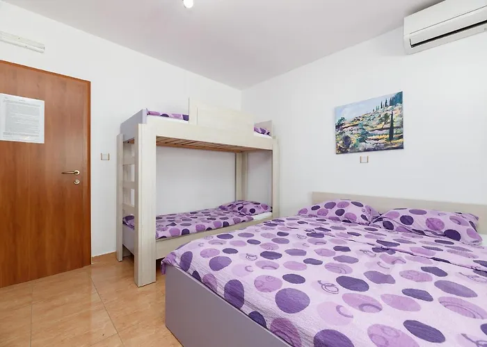 Апартаменты Lavanda - Family Friendly, Beachfront