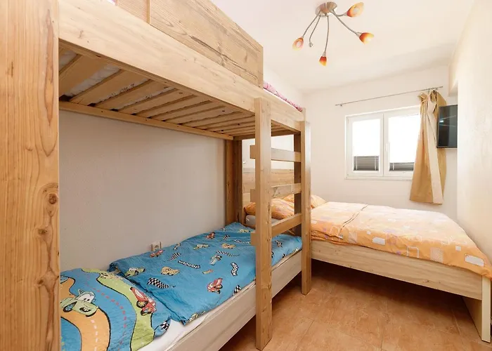 Lavanda - Family Friendly, Beachfront