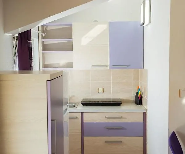 דירה Lavanda - Family Friendly, Beachfront Pašman