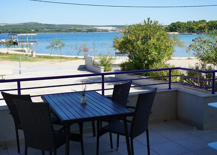 Lavanda - Family Friendly, Beachfront