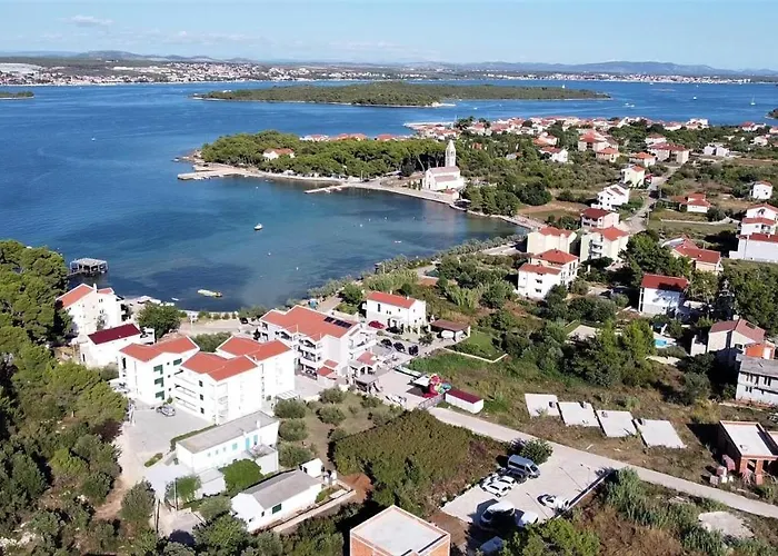 Апартаменты Lavanda - Family Friendly, Beachfront