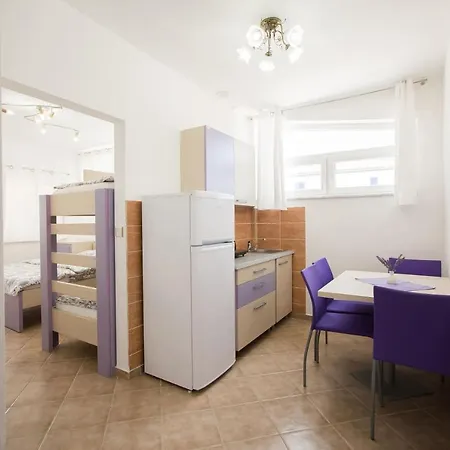 Lavanda - Family Friendly, Beachfront شقة