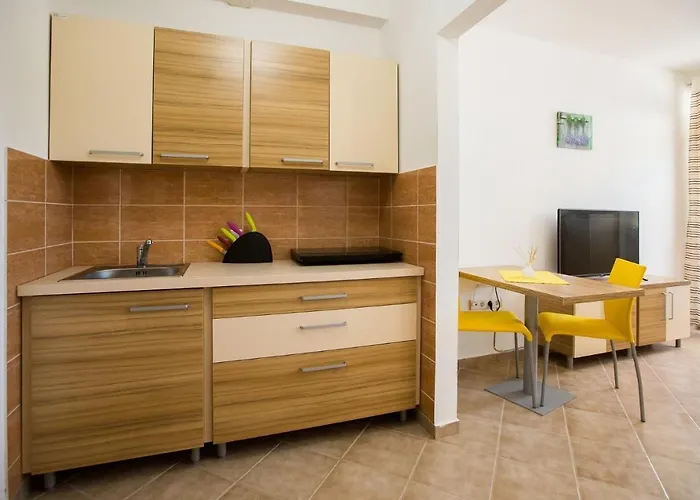 Lavanda - Family Friendly, Beachfront