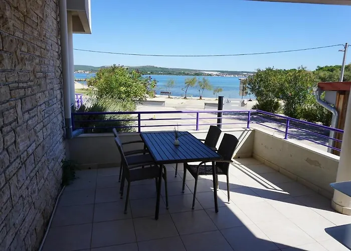 Lavanda - Family Friendly, Beachfront * Pašman