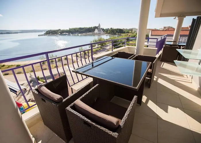 Διαμέρισμα Lavanda - Family Friendly, Beachfront Pašman