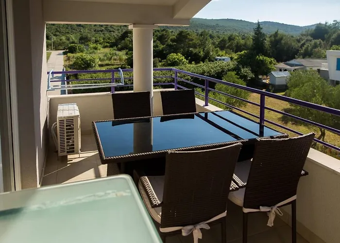 Διαμέρισμα Lavanda - Family Friendly, Beachfront