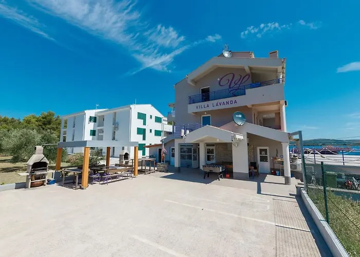 Lavanda - Family Friendly, Beachfront Apartamento